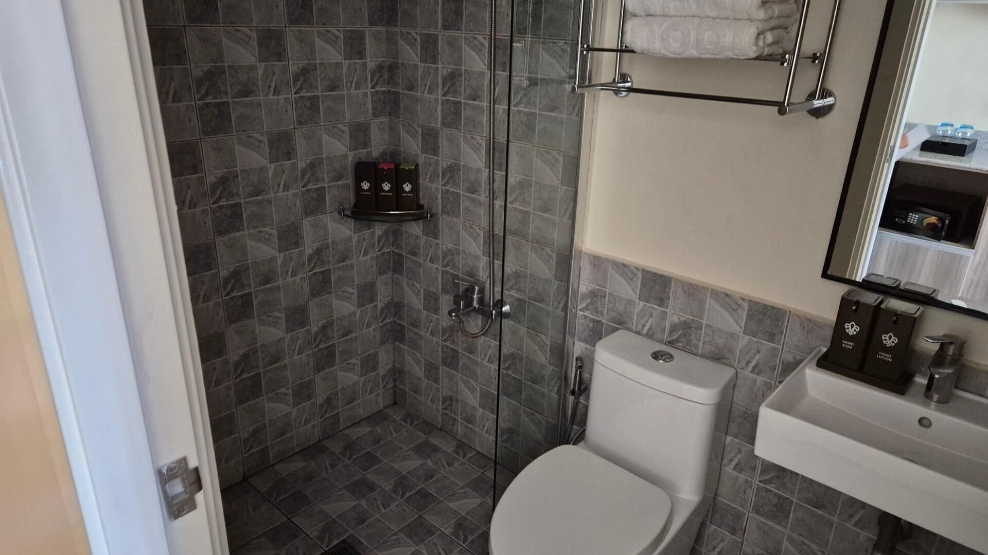 Noble Cebu Hotel Badezimmer