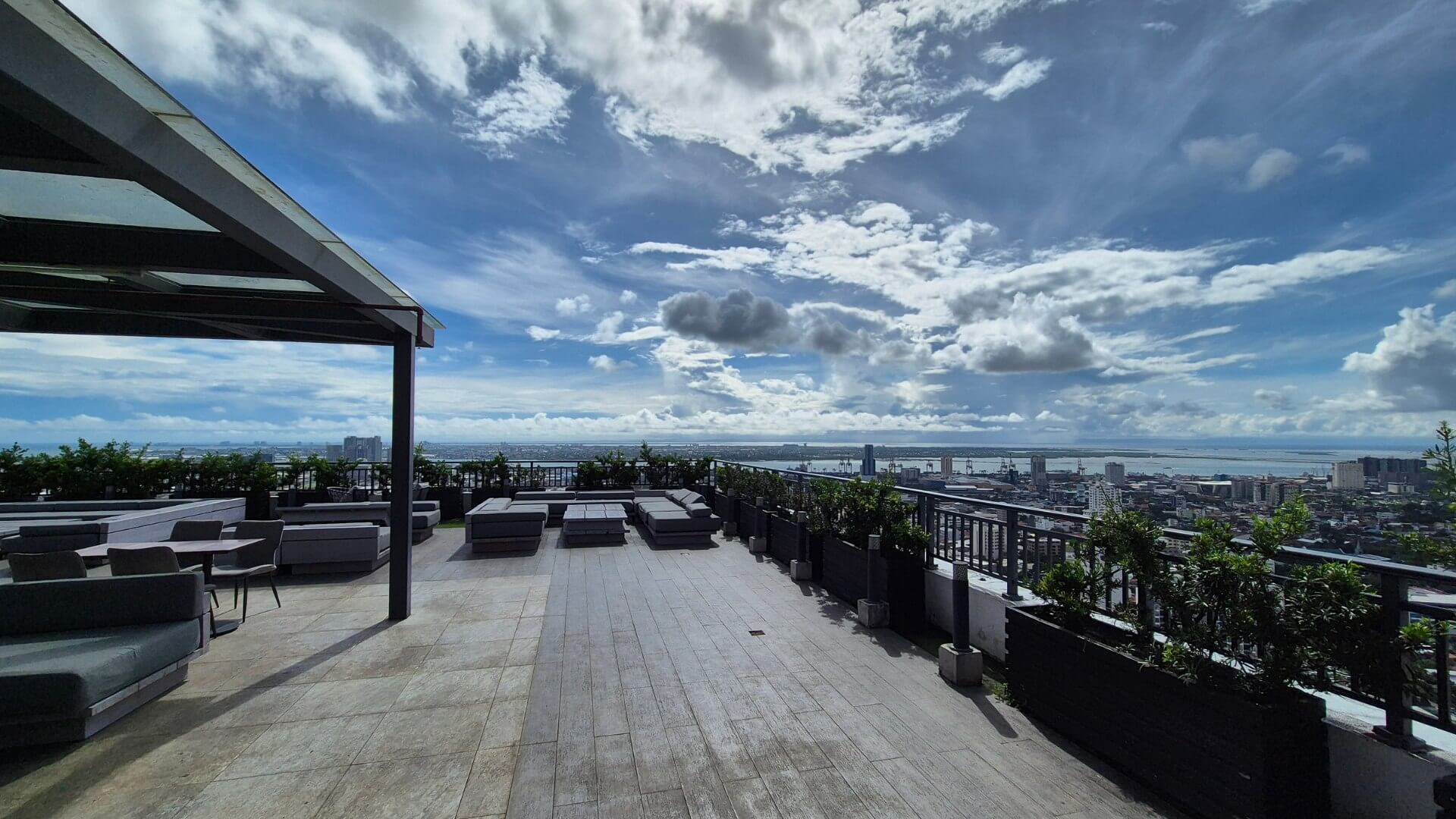 Noble Cebu Hotel Rooftop Ausblick