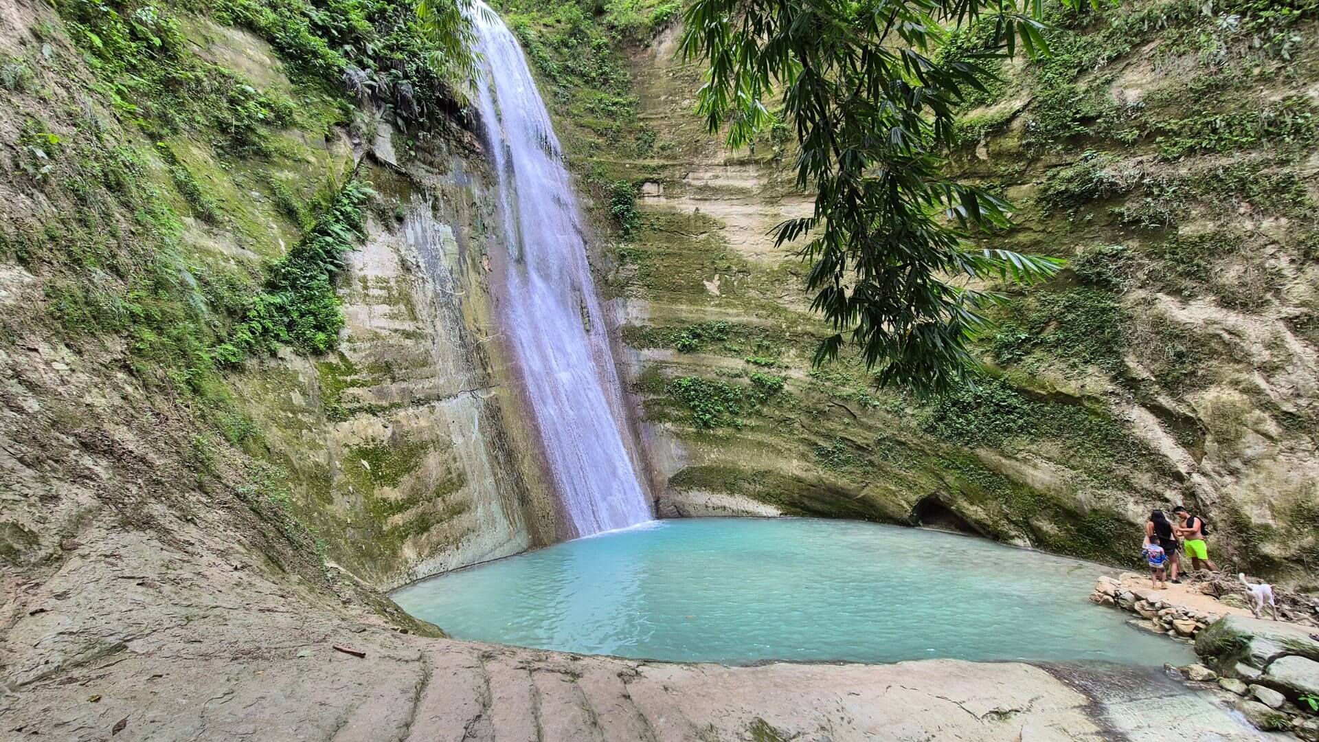 Wasserbecken Dao Falls Cebu