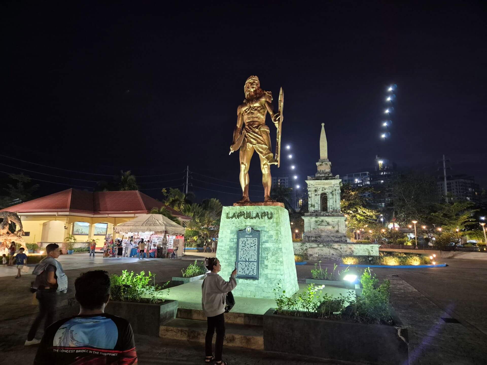 Lapu Lapu Monument Mactan Island Statue Lapu Lapu Monument Mactan Island - Statue